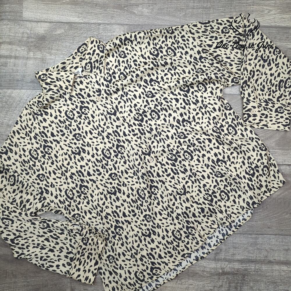 Ascot and Hart Leopard Animal Print Button Down Blouse Beige NWT Size XL